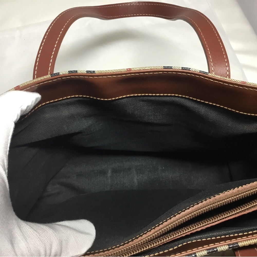 Authentic Burberry Triple Compartment Handbag - Picture 15 of 16